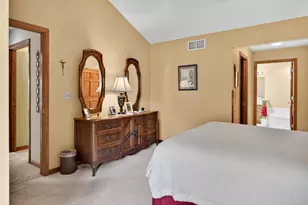 910 St Andrews Old, Racine, WI 53185 - Photo 15