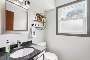 1216 S 114th St, West Allis, WI 53214 - Photo 9