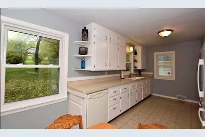 S26W26998  Macarthur Rd, Waukesha, WI 53188 - Photo 3