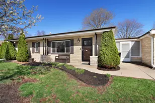 3182 N Knoll Blvd, Wauwatosa, WI 53222 - Photo 15