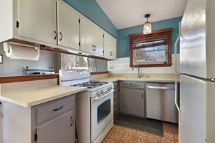 3182 N Knoll Blvd, Wauwatosa, WI 53222 - Photo 25