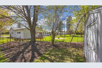 1208  Emerson Ave, Howards Grove, WI 53083 - Photo 27