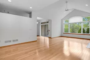 18241 W Wisconsin Ave, Brookfield, WI 53045 - Photo 11
