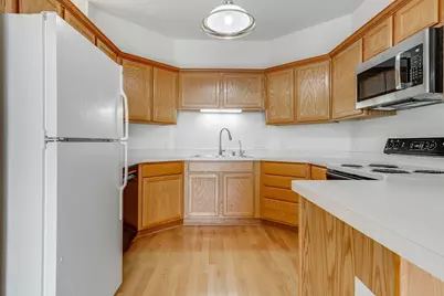 18241 W Wisconsin Ave, Brookfield, WI 53045 - Photo 13