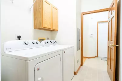 18241 W Wisconsin Ave, Brookfield, WI 53045 - Photo 31