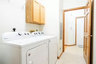 18241 W Wisconsin Ave, Brookfield, WI 53045 - Photo 31