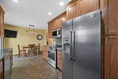10456 S 92nd St, Franklin, WI 53132 - Photo 17