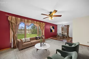 10456 S 92nd St, Franklin, WI 53132 - Photo 11