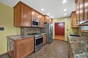 10456 S 92nd St, Franklin, WI 53132 - Photo 19
