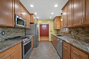10456 S 92nd St, Franklin, WI 53132 - Photo 17