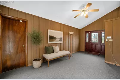 10456 S 92nd St, Franklin, WI 53132 - Photo 7