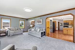 W210N16600 Glencoe Ln, Jackson, WI 53037 - Photo 5