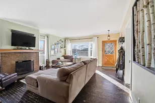 307 Jasper Ln, Waukesha, WI 53188 - Photo 3