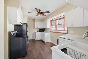 307 Jasper Ln, Waukesha, WI 53188 - Photo 7