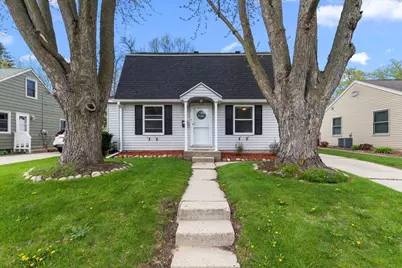 608  Pennsylvania Ave, West Bend, WI 53095 - Photo 1