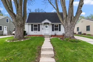 608 Pennsylvania Ave, West Bend, WI 53095 - Photo 1