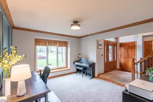 14695 W Meadowshire Dr, New Berlin, WI 53151 - Photo 11