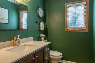 14695 W Meadowshire Dr, New Berlin, WI 53151 - Photo 9