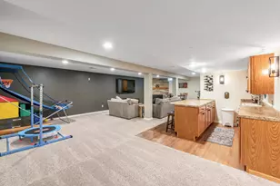 14695 W Meadowshire Dr, New Berlin, WI 53151 - Photo 23