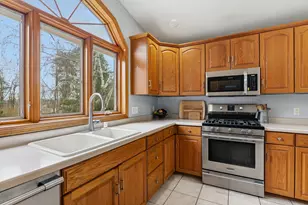 615 Sommer Dr, Sheboygan, WI 53081 - Photo 7