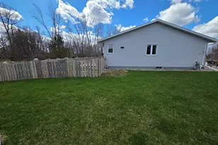 2209 Virginia Dr, Manitowoc, WI 54220 - Photo 3