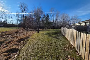 2209 Virginia Dr, Manitowoc, WI 54220 - Photo 5