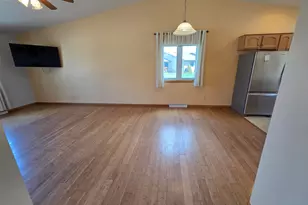 2209 Virginia Dr, Manitowoc, WI 54220 - Photo 9
