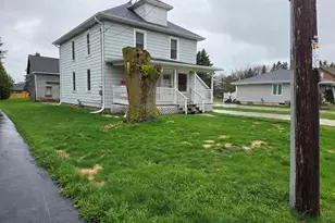 713 Forest Home Dr, Francis Creek, WI 54220 - Photo 3