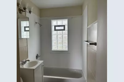 4576 N 30th St, Milwaukee, WI 53209 - Photo 7