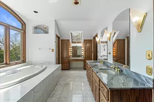 2003 S Valley Spring Dr, New Berlin, WI 53151 - Photo 39