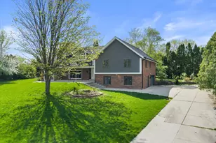 2003 S Valley Spring Dr, New Berlin, WI 53151 - Photo 9