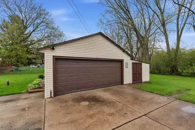 W202N9524  Club Cir, Menomonee Falls, WI 53051 - Photo 23