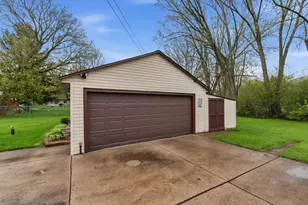 W202N9524 Club Circle, Menomonee Falls, WI 53051 - Photo 23