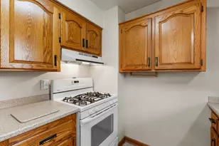 W202N9524 Club Circle, Menomonee Falls, WI 53051 - Photo 3