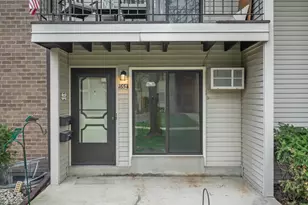 1654 S Carriage Ln, New Berlin, WI 53151 - Photo 21