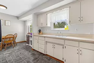 2849 Arrowhead St, Racine, WI 53402 - Photo 9