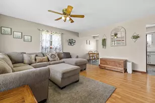 2849 Arrowhead St, Racine, WI 53402 - Photo 7