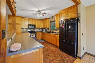 W293S3017 Ancestral Dr, Genesee, WI 53188 - Photo 9