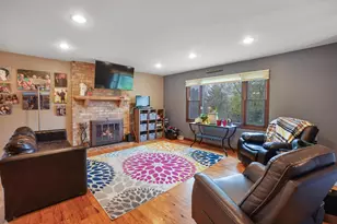 W293S3017 Ancestral Dr, Genesee, WI 53188 - Photo 5