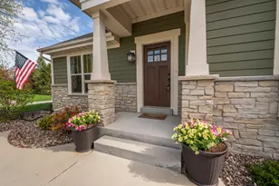 N25W27286 Fairmount Ct, Pewaukee, WI 53072 - Photo 3