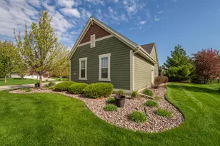 N25W27286 Fairmount Ct, Pewaukee, WI 53072 - Photo 45
