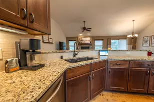 N25W27286 Fairmount Ct, Pewaukee, WI 53072 - Photo 9