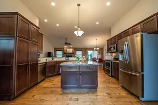 N25W27286 Fairmount Ct, Pewaukee, WI 53072 - Photo 7