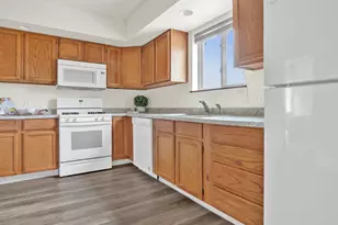 1335 Broadway Ave, Sheboygan, WI 53081 - Photo 9