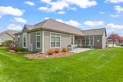 W179N11507  Blackstone Cir, Germantown, WI 53022 - Photo 5