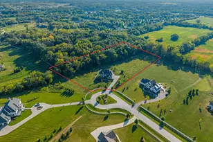 W339S271 Foxtail Ct, Delafield, WI 53066 - Photo 3