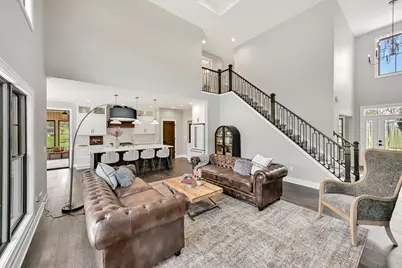 254  River Oaks Cir, Delafield, WI 53018 - Photo 9