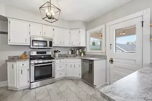 323 S Worthington St, Oconomowoc, WI 53066 - Photo 15