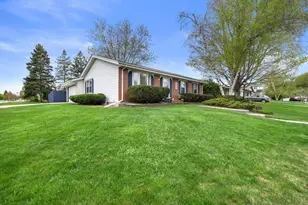 4901 Regal Ct, Racine, WI 53406 - Photo 37