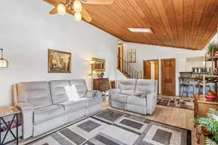 N111W16636 Esquire Ct, Germantown, WI 53022 - Photo 11